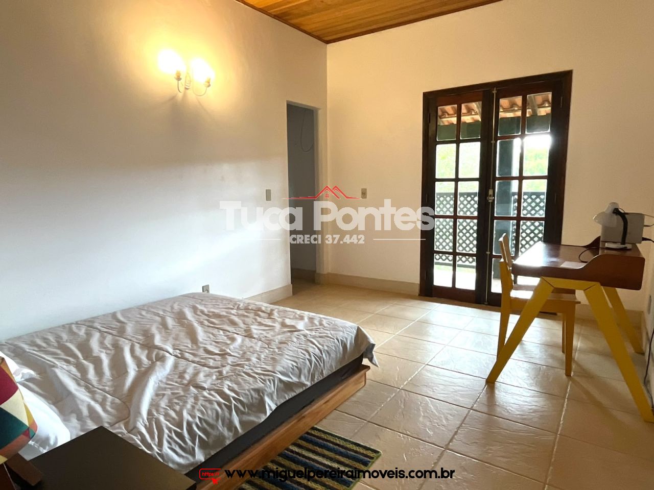 Casa estilo colonial a venda em Miguel Pereira - Com 6 quartos sendo 2 suítes | Código:C39
