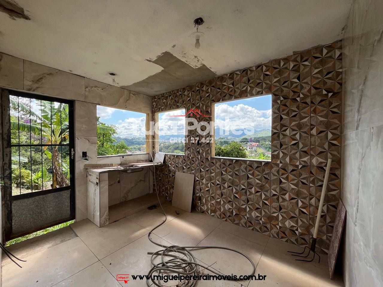 Casa por finalizar à venda no Plante Café - Com 3 quartos e terreno amplo | Código:C117